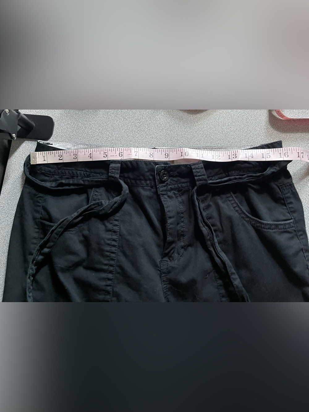 Denver Hayes Black Capri Cargo Pants Size 10 - Picture 8 of 11